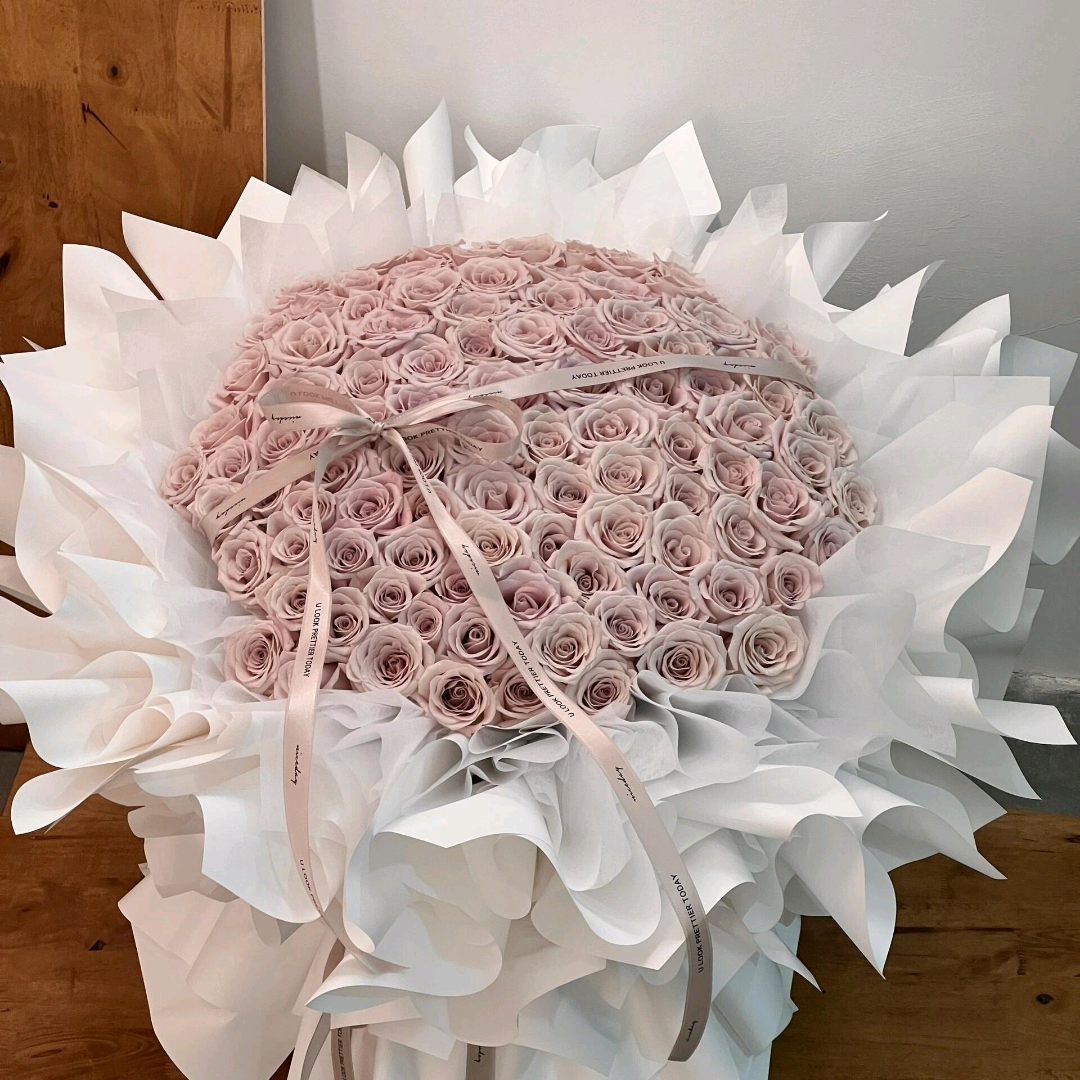 Manta Rose 99stiems super big bouquet